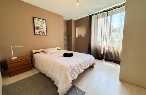 Cholet Apartment | Hypercentre Cholet, grande capacité 2 à 12 personnes max, 4 chambres