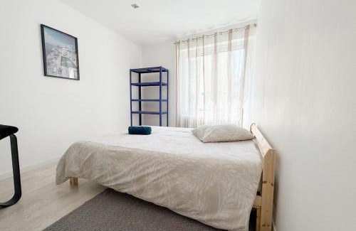 Cholet Apartment | Hypercentre Cholet, grande capacité 2 à 12 personnes max, 4 chambres