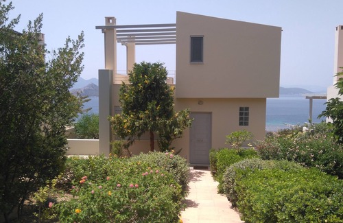 Nisi House | "I and the sky". A holiday retreat with breathtaking sea view facing the sunset.