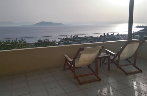 Nisi House | "I and the sky". A holiday retreat with breathtaking sea view facing the sunset.