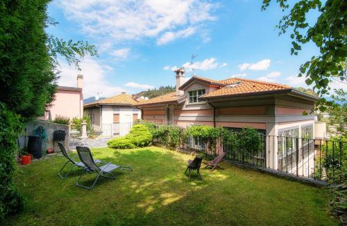 Como Apartment | I D'A Charming Penthouse - LAKE VIEW- Como- House-130 mt-2 double bedrooms and 2 double bathrooms a spacious living room-Full equipped kitchen-Private garden and terrace-Private covered parking