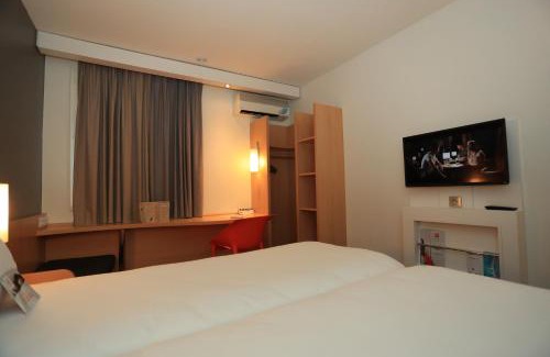 Aurillac Hotel | ibis Aurillac