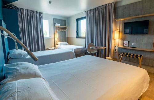 Chaintre Hotel | ibis budget Mâcon Crêches