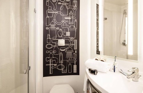 Les Termes Hotel | ibis Cannes Mandelieu