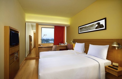 Thousand Lights Hotel | ibis Chennai City Centre Hotel