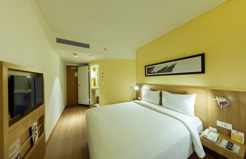 Thousand Lights Hotel | ibis Chennai City Centre Hotel
