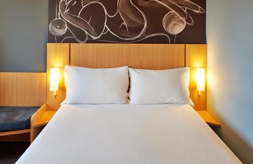 Guaratingueta Hotel | Ibis Guaratingueta Aparecida - Circuito da Fé