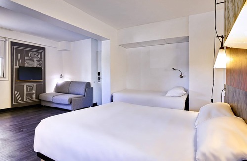 Mouilleron-le-Captif Hotel | ibis La Roche sur Yon