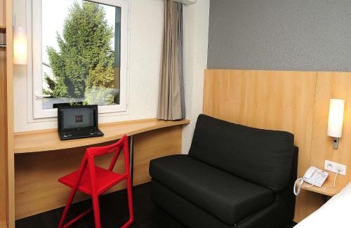 Beynost Hotel | ibis Lyon Est Beynost