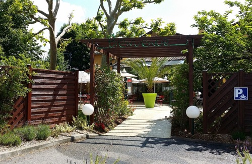 Dardilly Hotel | ibis Lyon Nord