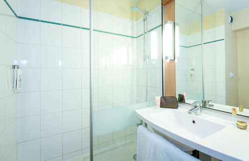 5th Arrondissement Hotel | ibis Marseille Timone