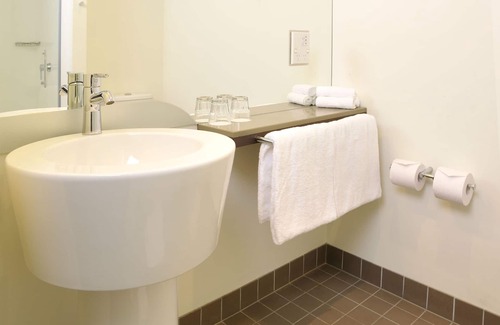 Glen Waverley Hotel | ibis Melbourne Glen Waverley