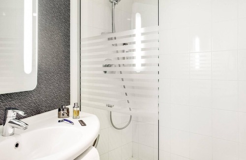 Montceau-les-Mines Hotel | Ibis Montceau Les Mines