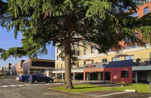 Montlhery Hotel | Ibis Montlhery Paris Sud