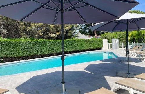 Costieres Hotel | ibis Nîmes Ouest - A9