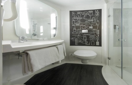Quartier Saint-Marc - Croix de Pierre - Saint-Nicaise Hotel | ibis Rouen Centre Champ de Mars