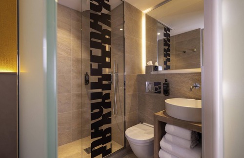 Bourg-la-Reine Hotel | ibis Styles Bourg La Reine