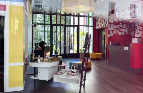 Gambetta Hotel | ibis Styles Paris La Défense Courbevoie