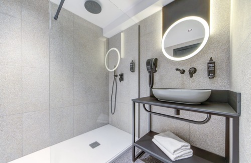 Qawra Hotel | Ibis Styles St. Paul's Bay Malta