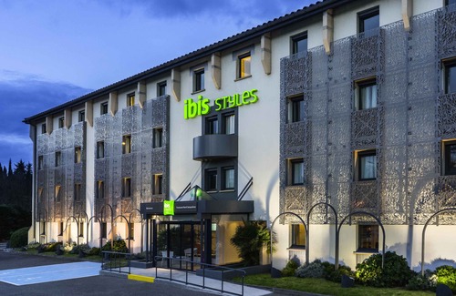 Lalande-Grand Selve Hotel | Ibis Styles Toulouse Nord Sesquieres