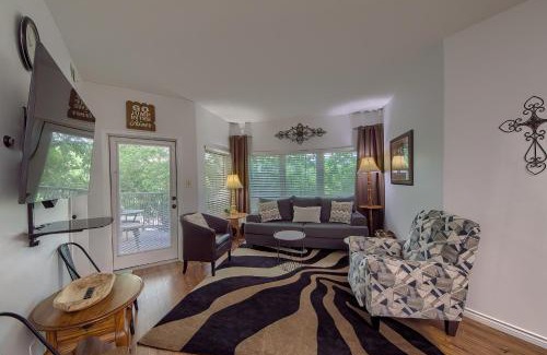 New Braunfels Apartment | IC 102 Comal Float Inn