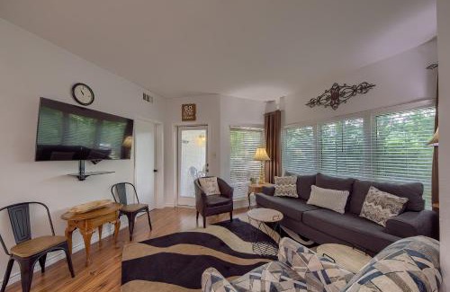 New Braunfels Apartment | IC 102 Comal Float Inn