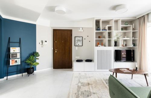 Koukaki Apartment | Iconic 1BR Apartment in Koukaki by UPSTREET