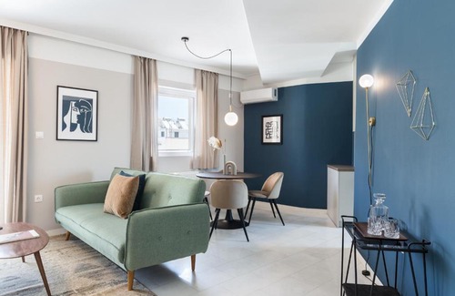 Koukaki Apartment | Iconic 1BR Apartment in Koukaki by UPSTREET