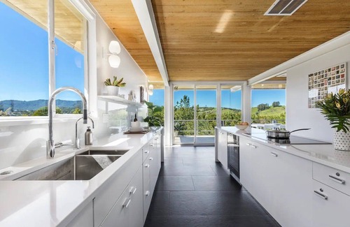 San Rafael House | Iconic Case Study House #26, with world-class destinations at your doorstep
