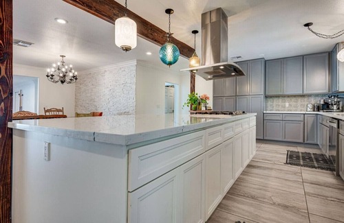 Las Vegas Apartment | Iconic Luxe Entertainment Villa: Heated Pool Sauna