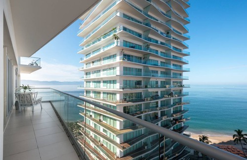 North Hotel Zone Apartment | ICONTower2-1401 Icon - Panoramic Views Ocean, Beach, Best Pool