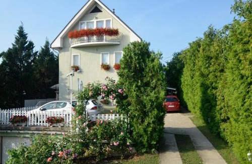 Sashegy House | Ida Panzió