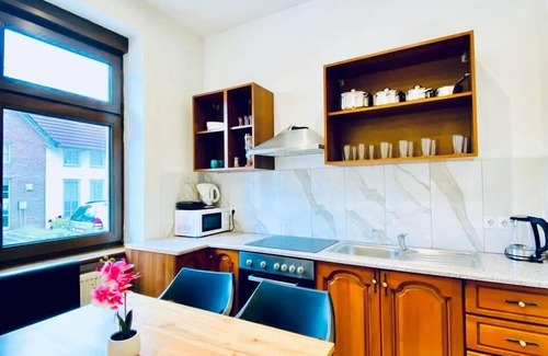 Grinzing Apartment | Ideal 3BR for 6 15 Min to Stammersdorf