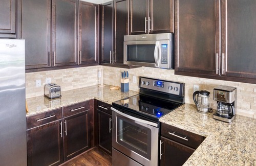 Bouldin Apartment | Ideal Bouldin Creek 1BR w/ Gym, Pool & W/D, nr downtown, by Blueground
