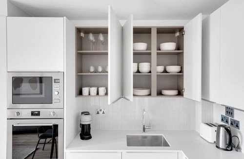 Fairfield Apartment | Ideal Croydon 1BR, new build w/ 24h security, nr Tube, by Blueground