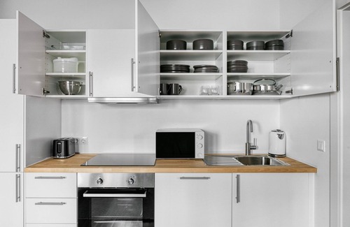 Kaisermuhlen Apartment | Ideal Donaustadt 1BR w/Balcony, near Donaupark & Metro U1, by Blueground