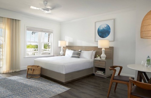 Key West Hotel | Ideal Family Stay in Great Location, 4 Pools, Shuttle Service, Near Airport!