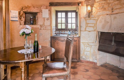 Roquecor House | Ideal for a couple, this converted windmill offers sweeping views across fields to distant hills.