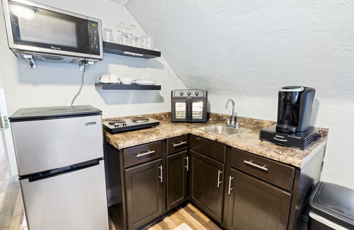 University Circle Apartment | Ideal for Nurses/Students/Patients; Cleve Clinic, Univ Hospital, VA, Case, CIM