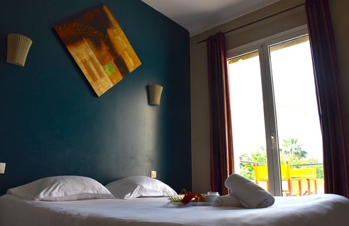 Sanary-sur-Mer Hotel | Ideal Getaway for Couple: Room w/Terrace | Near Local Attraction | Port Sanary