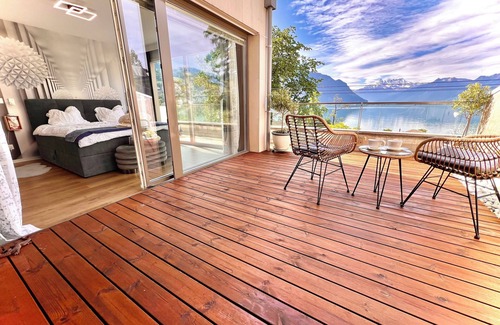 Montreux Apartment | Ideal Lakeside Retreat: 2-bedroom Spa ap. With Lake View, Centre, Sleeps 1-4
