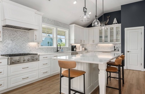 Duck House | Ideal Location in Duck Short Walk to Town and Beach. Heated Pool and Hot Tub