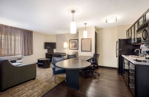Huntsville Hotel | Ideal Mix of Comfort and Value! Pet-Friendly, Close to Sherwood Park