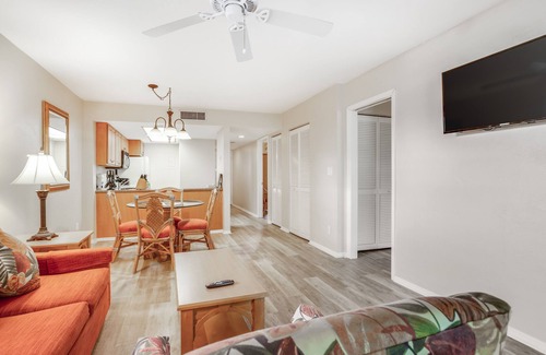 Park Shore Condo | Ideal Naples Getaway W/Shared Pool, Tennis Courts, & Central AC
