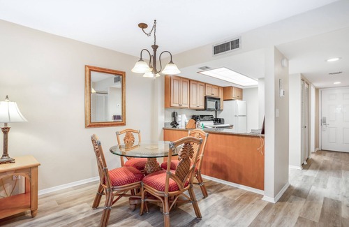 Park Shore Condo | Ideal Naples Getaway W/Shared Pool, Tennis Courts, & Central AC