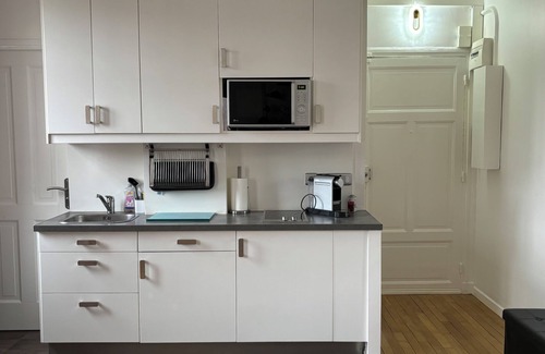 Neuilly-sur-Seine Apartment | Ideal pied-à-terre at the gateway to La Défense and the center of Paris