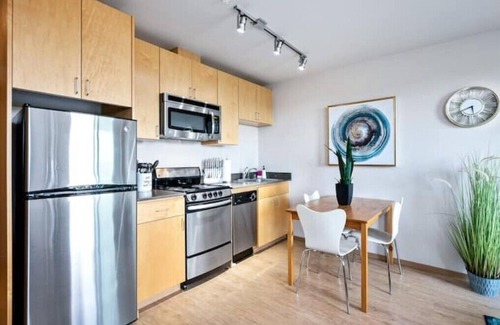 North Beacon Hill Apartment | Ideal Retreatnn