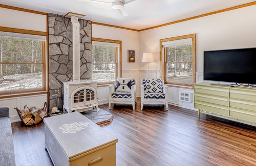 Soda Springs Condo | Ideal Ski Getaway Steps from the Slopes W/ Wood Stove, Free WiFi & Full Kitchen!