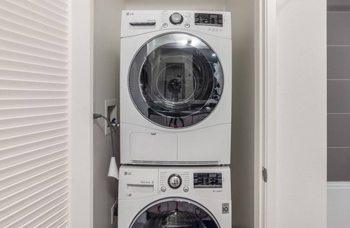 Mid-Market Apartment | Ideal SoMa 1BR w/ Rooftop, W/D, BBQ, near Muni, by Blueground