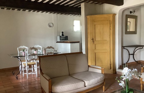 Cabrieres-d'Avignon Other | Ideally located apartment with swimming pool, breathtaking view of Gordes, Mont du Lubéron